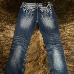 Miss Me women’s distressed and blinged boot cut pant. Size 30 Great condition.
